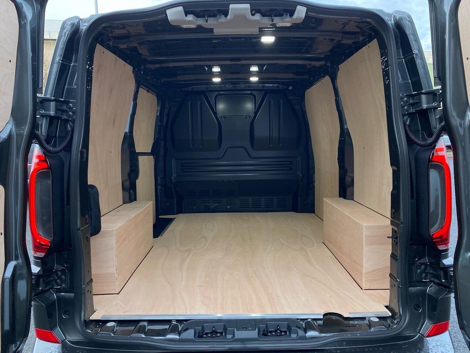 Used Volkswagen Transporter 2025 for sale - 77023461: Photo 9