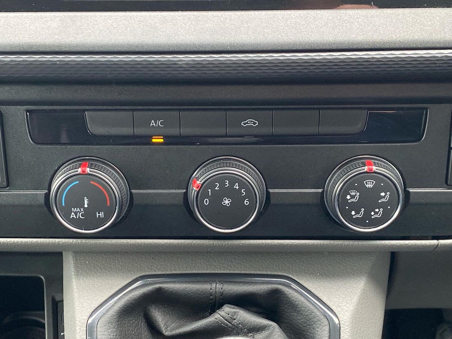 Used Volkswagen Transporter 2024 for sale - 76264412: Photo 12