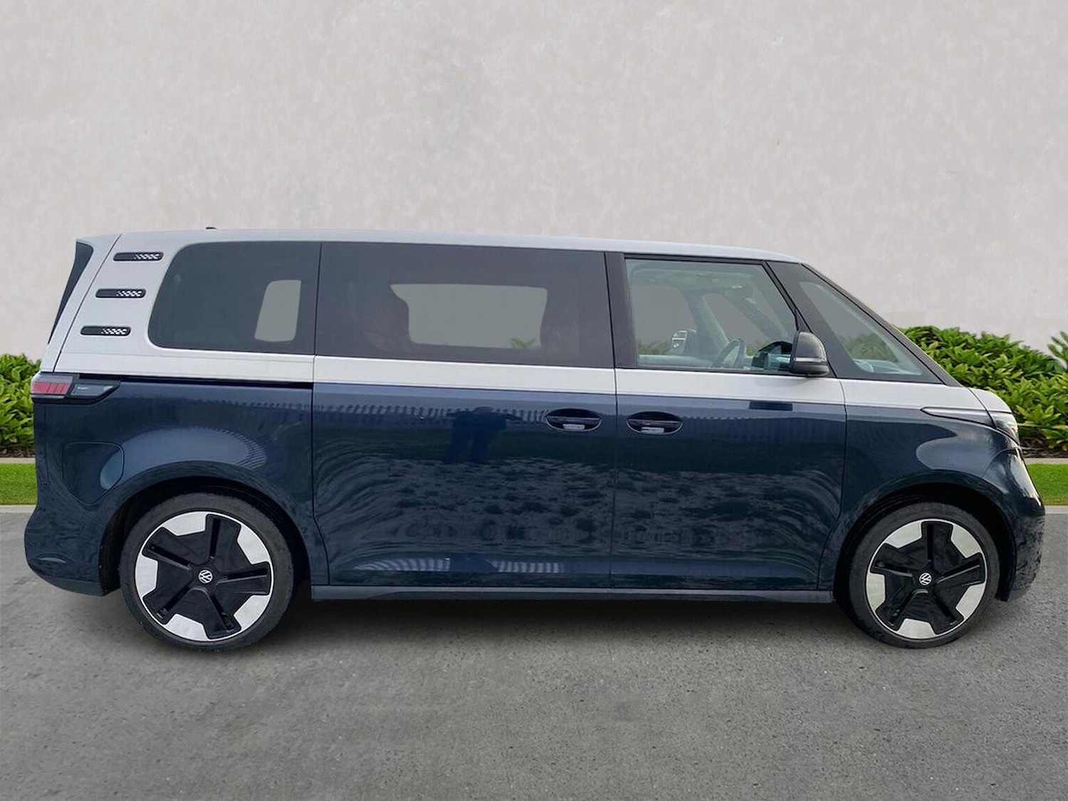 Used Volkswagen ID.Buzz 2024 for sale - 76735604: Photo 3