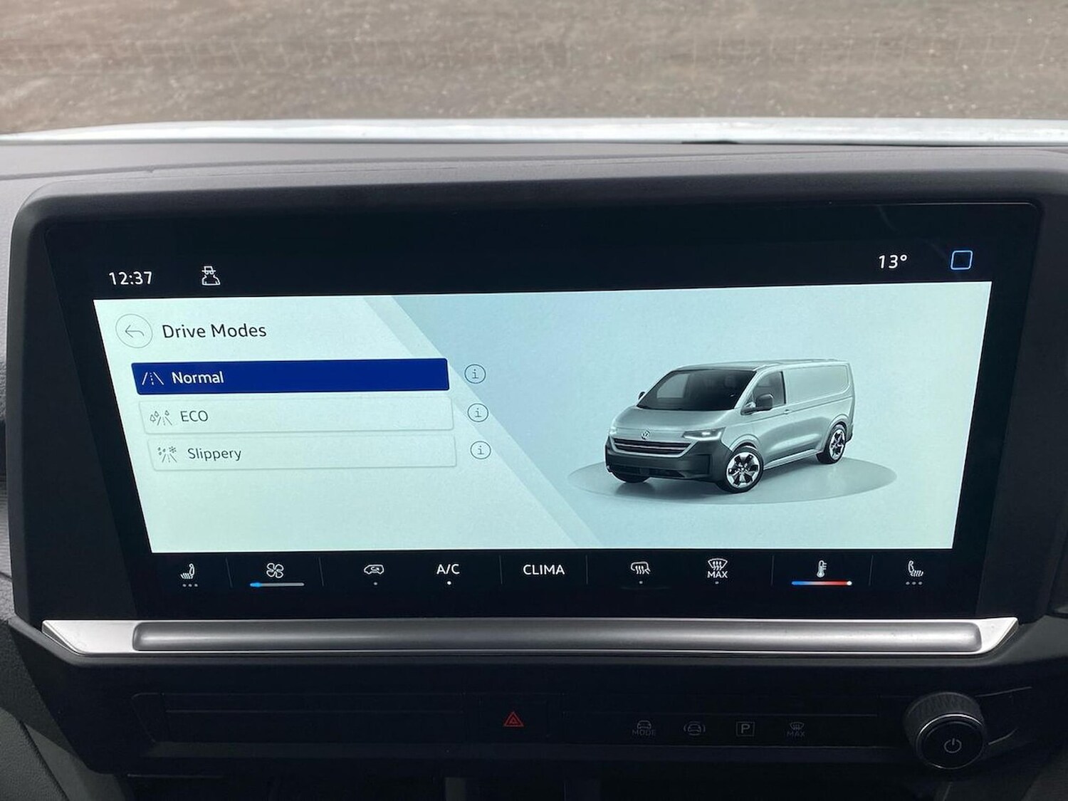 Used Volkswagen Transporter 2025 for sale - 78176537: Photo 30