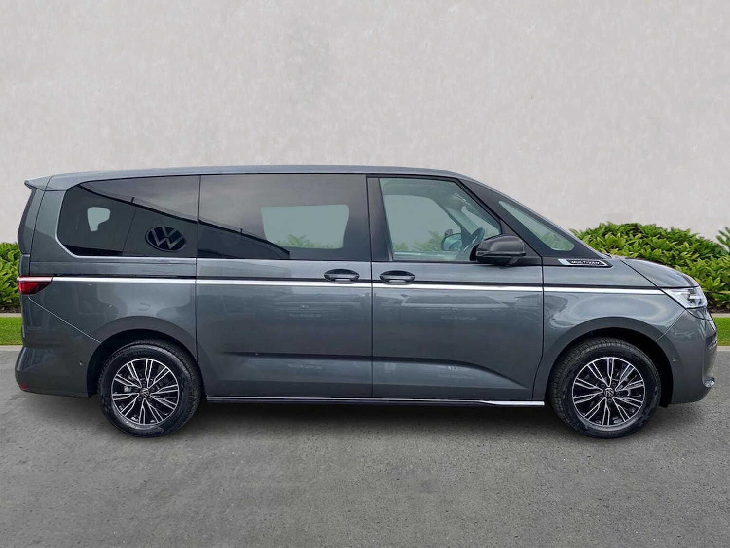 Used Volkswagen Multivan 2025 for sale - 77643841: Photo 3