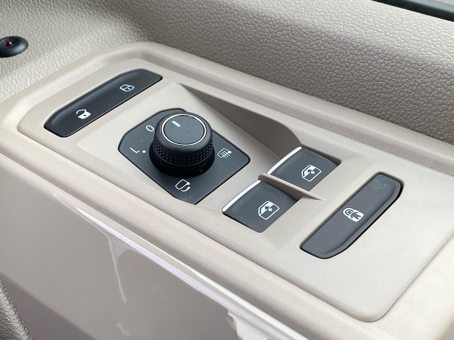 Used Volkswagen Multivan 2025 for sale - 77643841: Photo 34