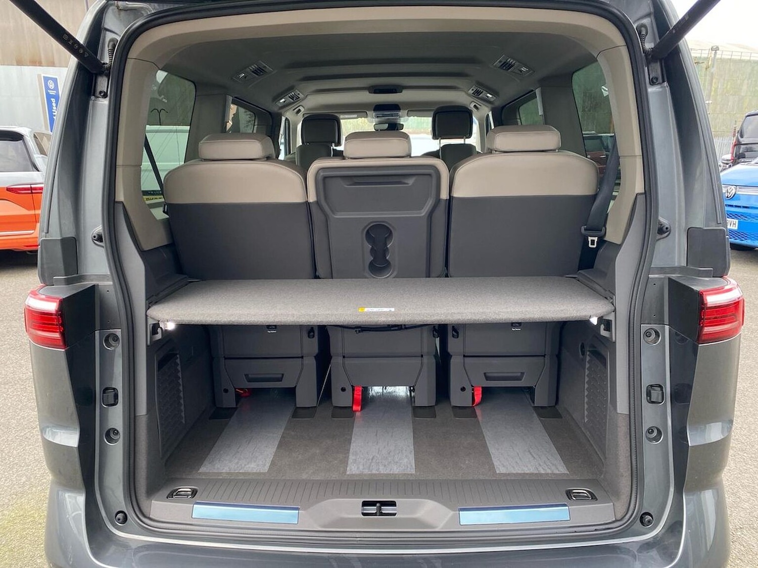 Used Volkswagen Multivan 2025 for sale - 77643841: Photo 9