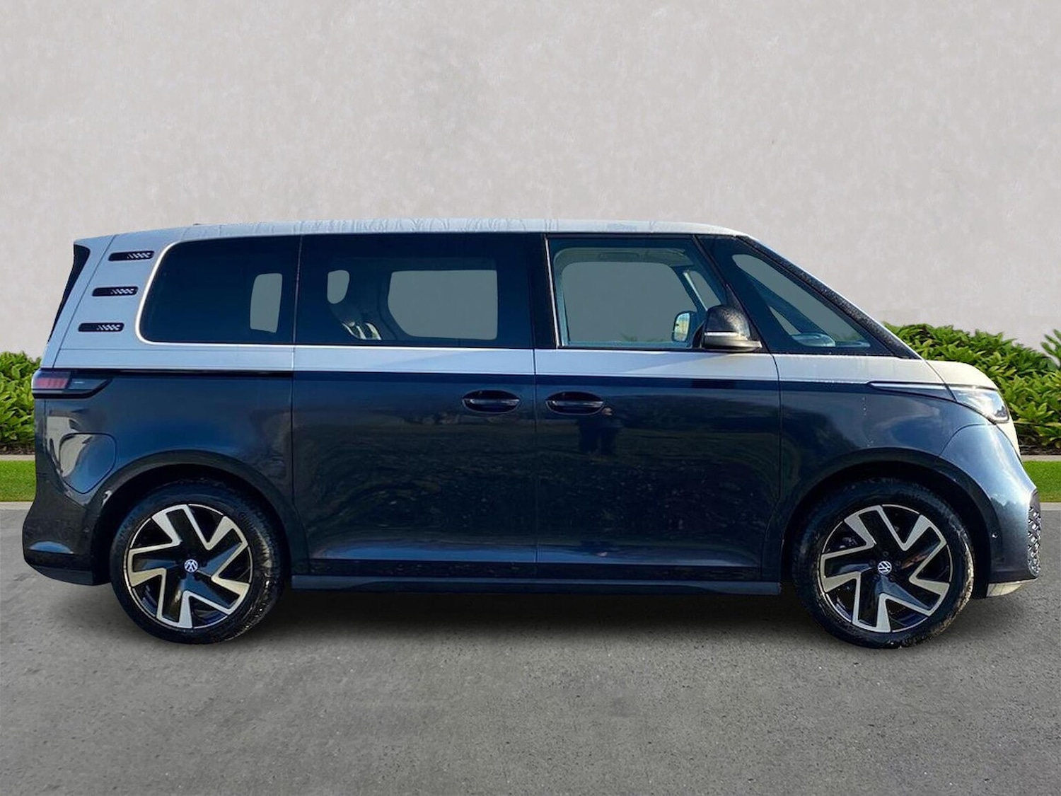 Used Volkswagen ID.Buzz 2024 for sale - 76821655: Photo 3