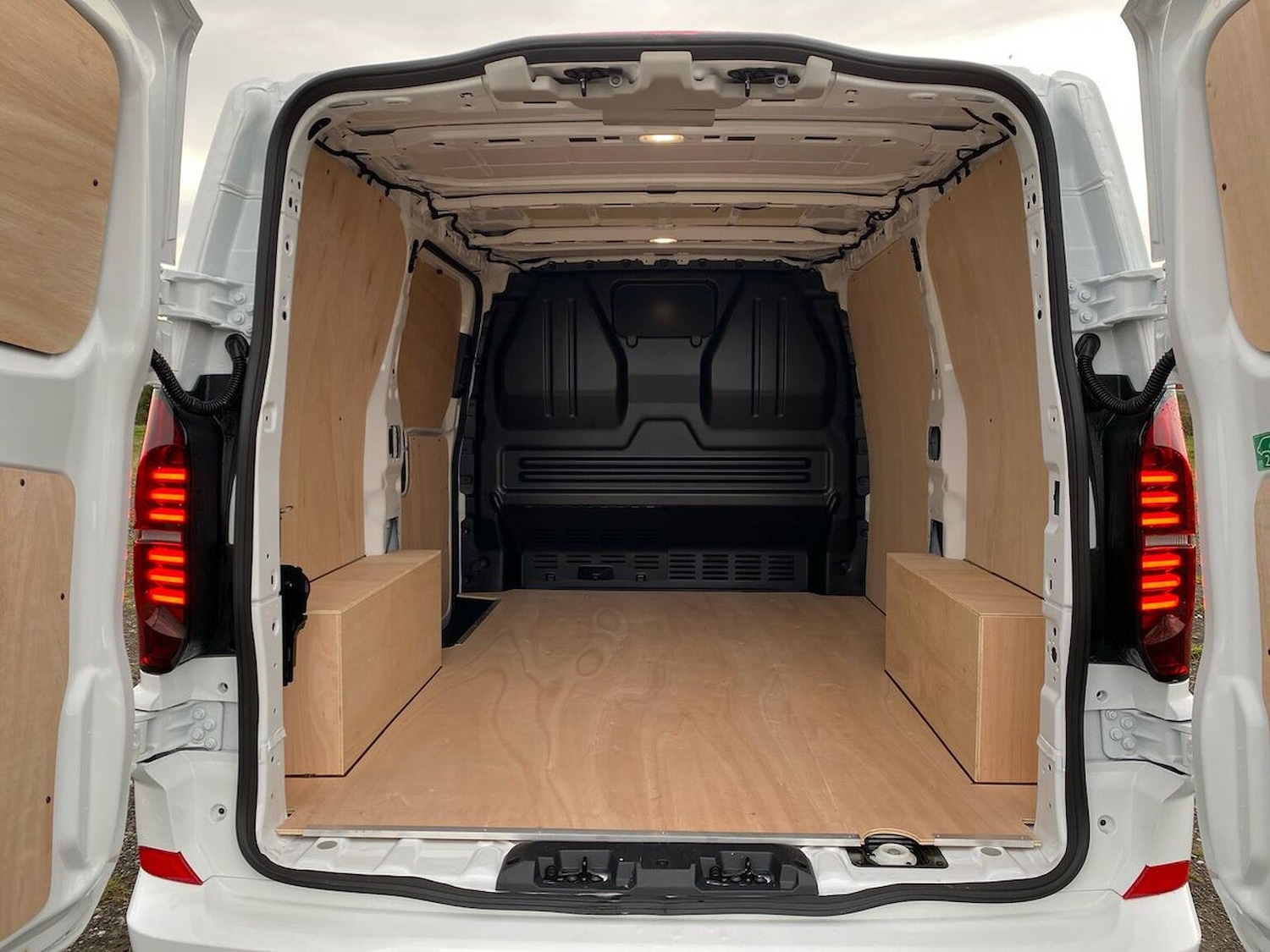 Used Volkswagen Transporter 2025 for sale - 76906327: Photo 9