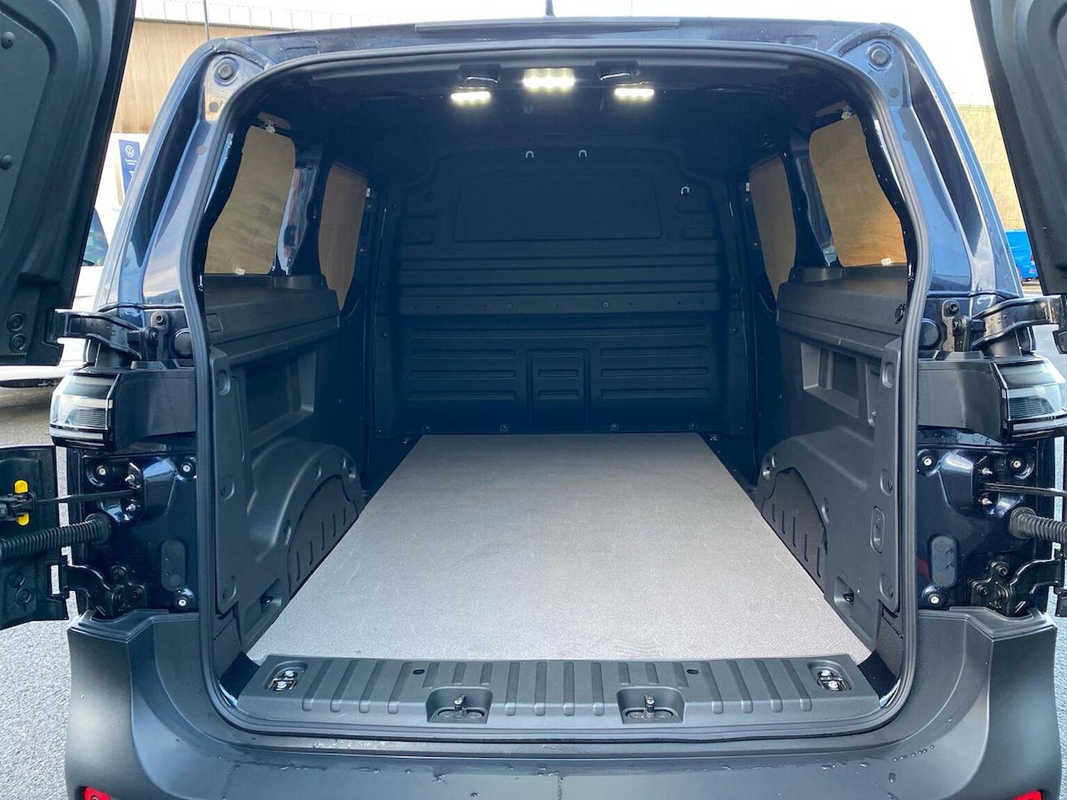 Used Volkswagen ID.Buzz 2023 for sale - 77008236: Photo 19