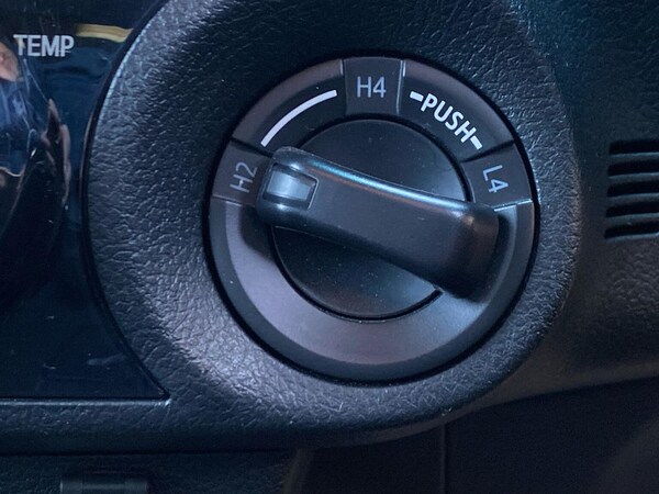Used Toyota Hilux 2024 for sale - 75481852: Photo 32