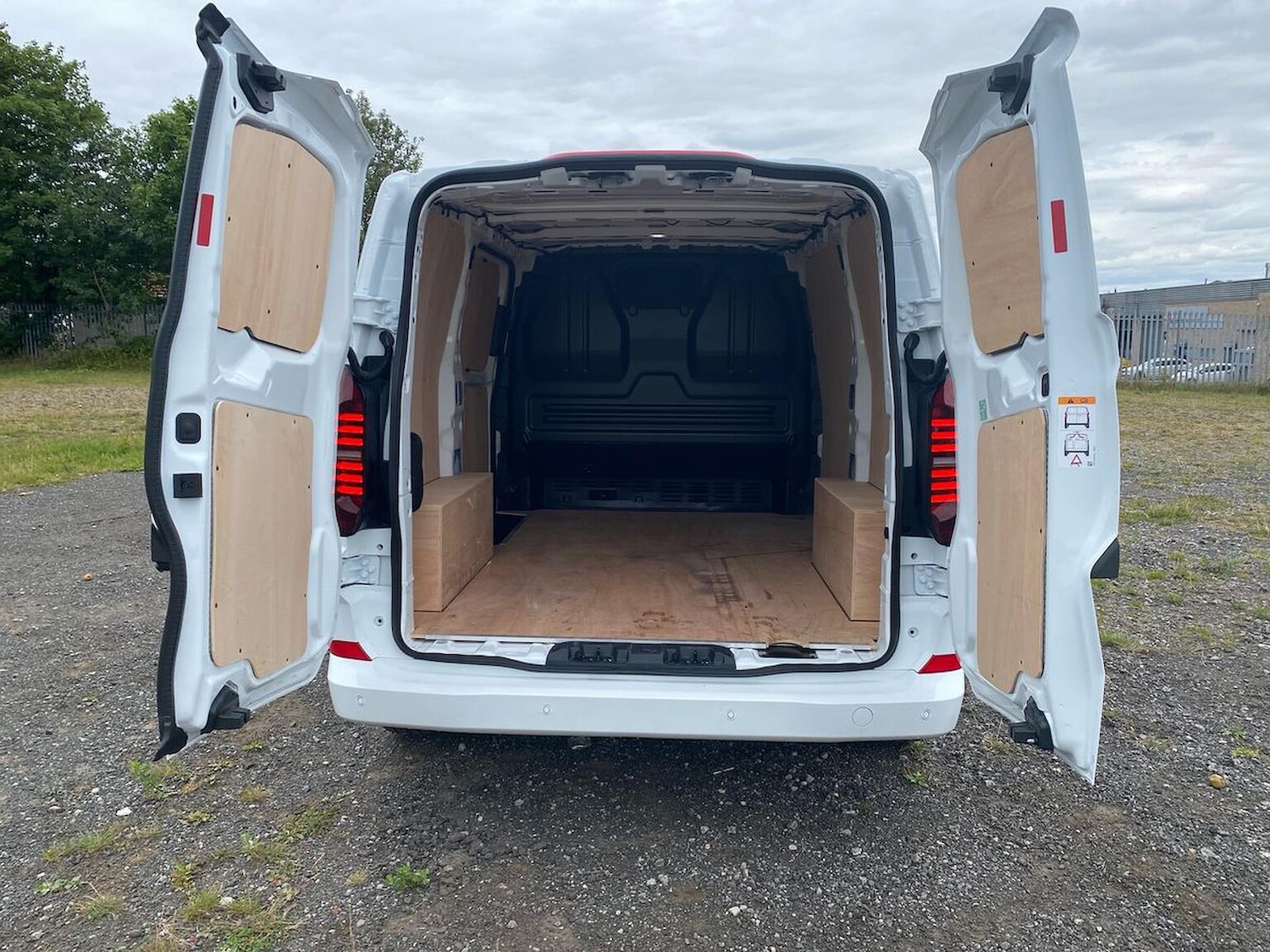 Used Volkswagen Transporter 2025 for sale - 77034666: Photo 11