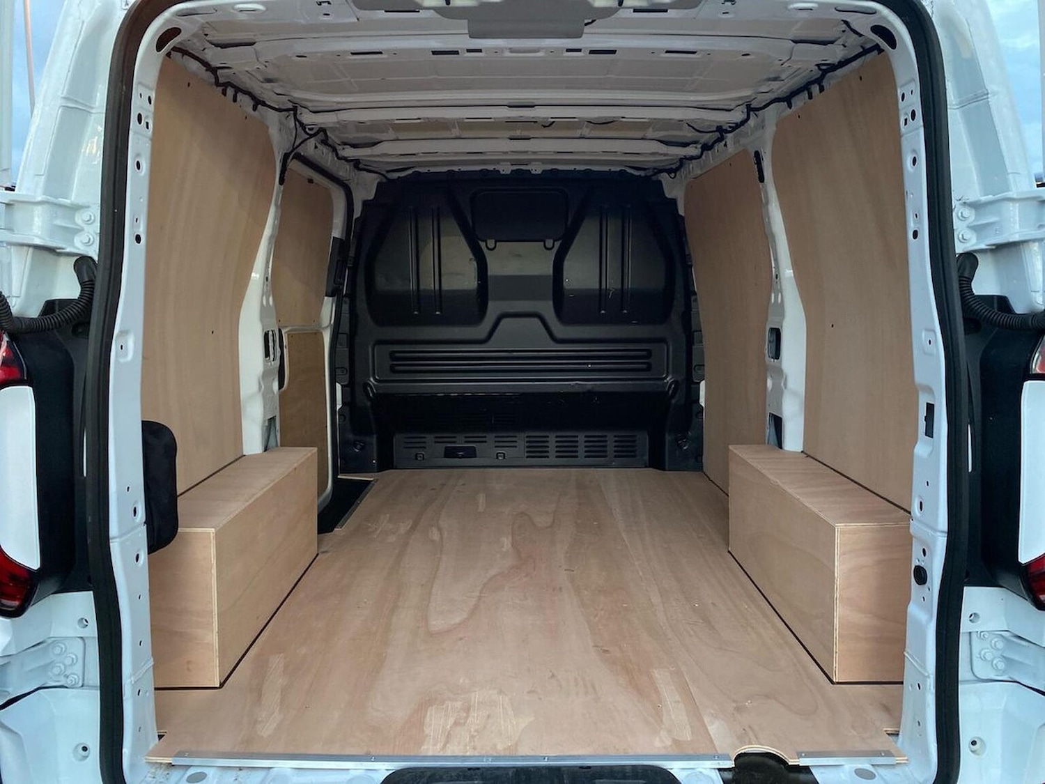 Used Volkswagen Transporter 2025 for sale - 77488049: Photo 17