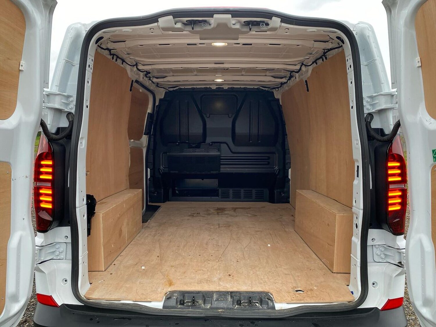 Used Volkswagen Transporter 2025 for sale - 76497324: Photo 9