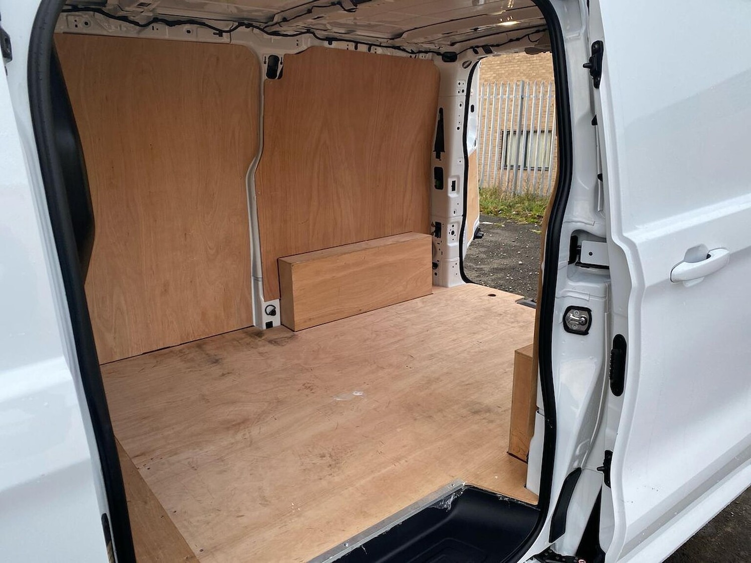 Used Volkswagen Transporter 2025 for sale - 76986938: Photo 16