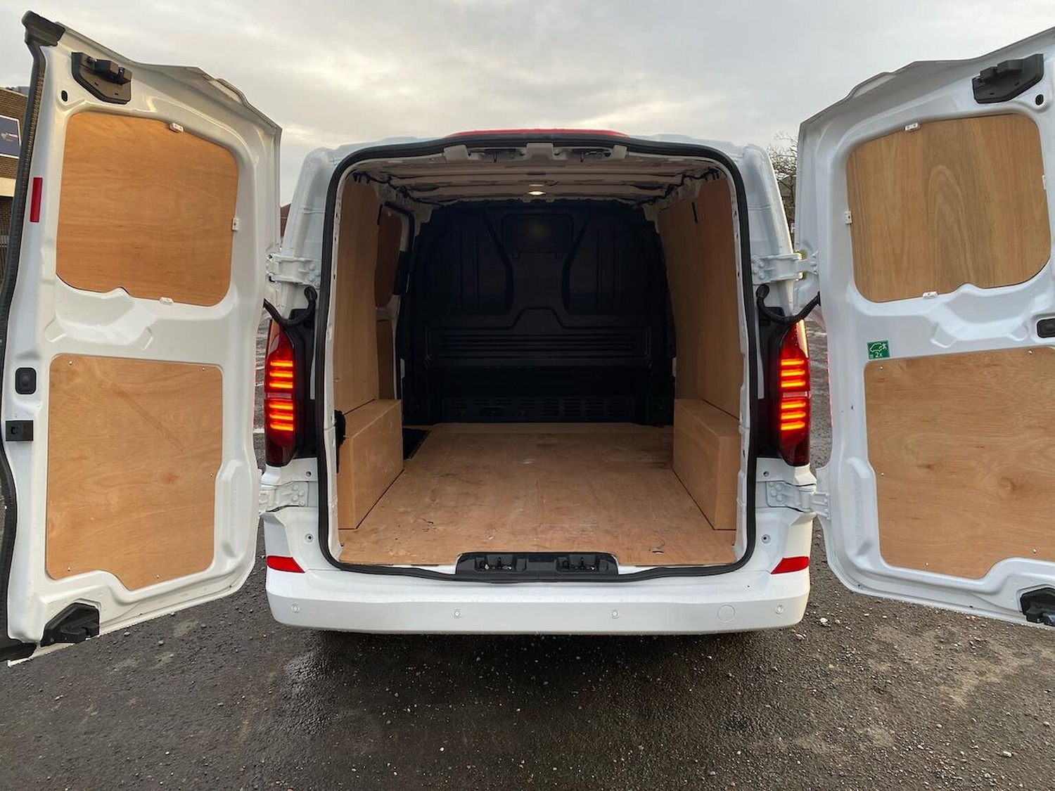 Used Volkswagen Transporter 2025 for sale - 76986938: Photo 17