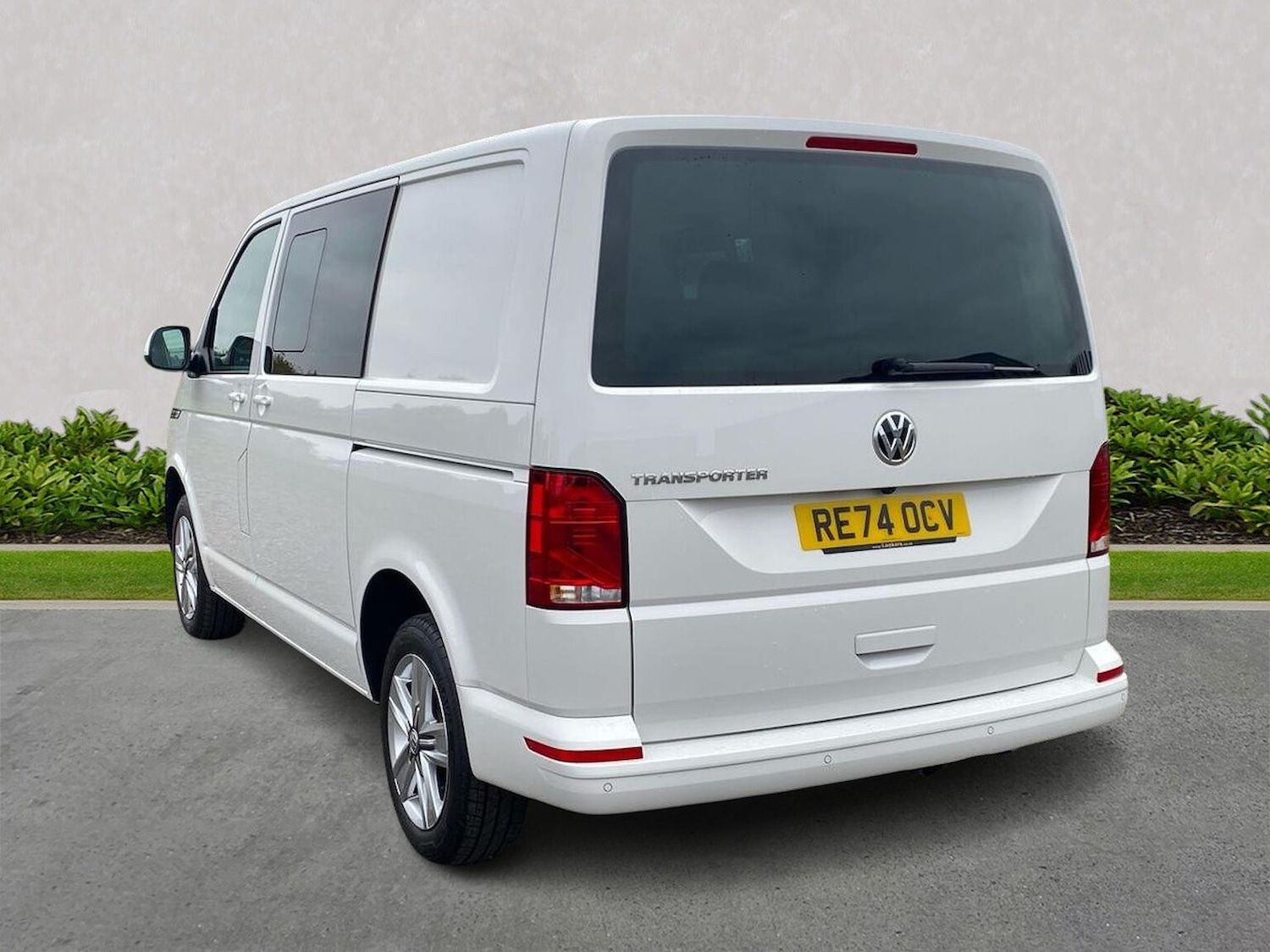 Used Volkswagen Transporter 2024 for sale - 76264413: Photo 2