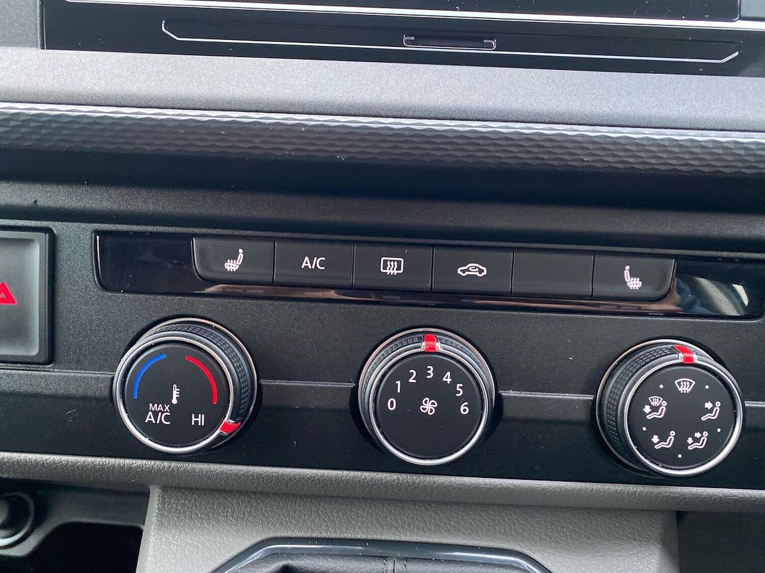 Used Volkswagen Transporter 2024 for sale - 76450567: Photo 12