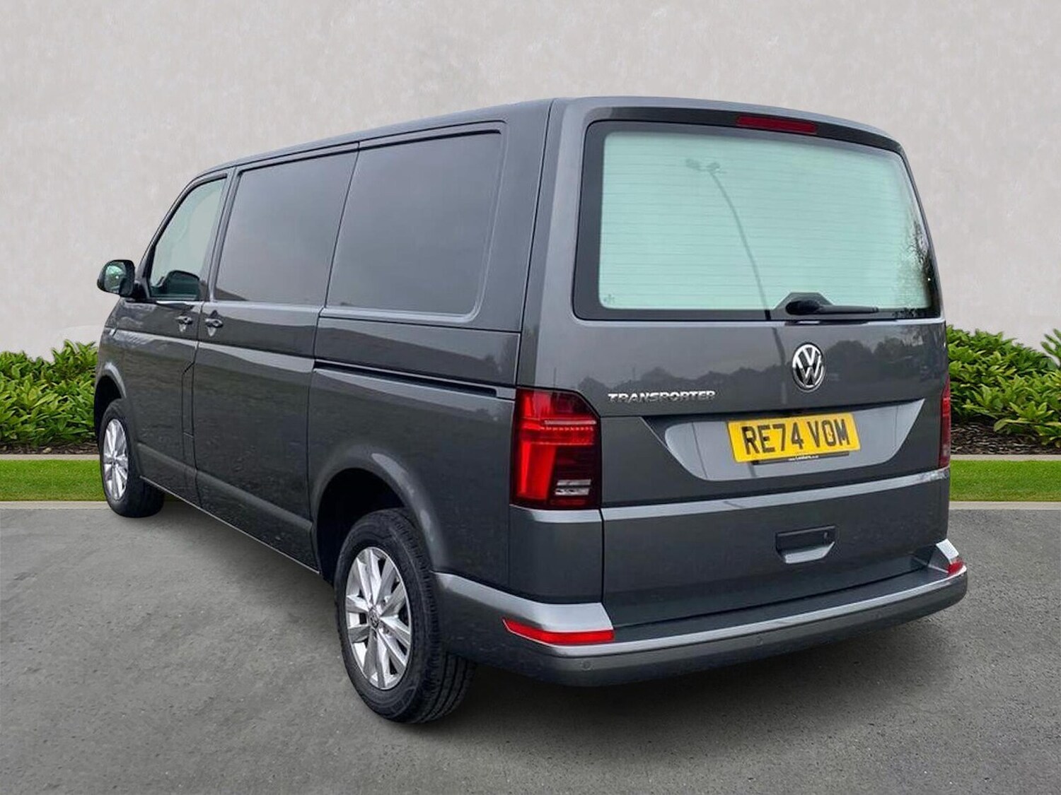 Used Volkswagen Transporter 2024 for sale - 76450567: Photo 2