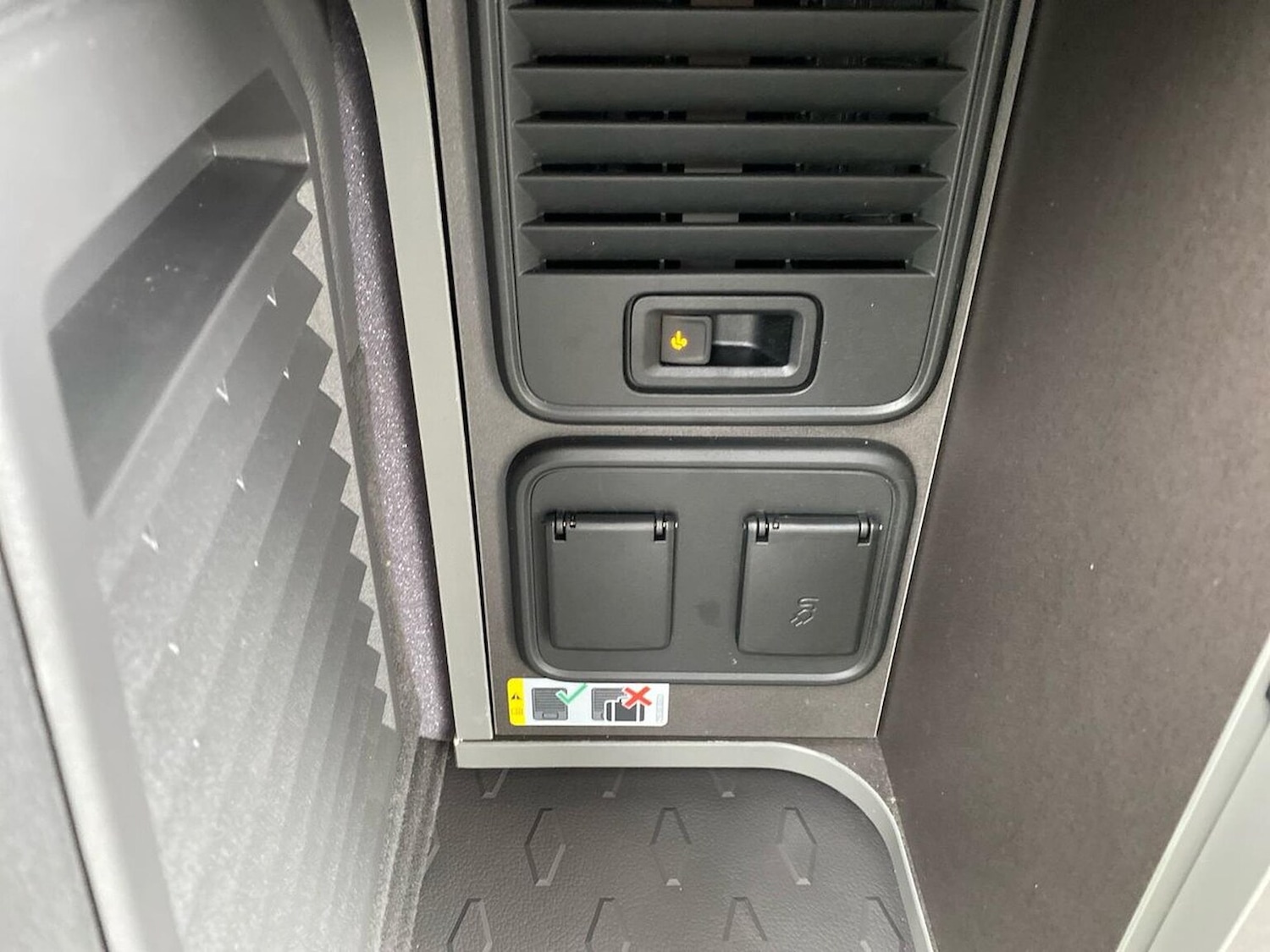 Used Volkswagen California 2025 for sale - 78191023: Photo 29