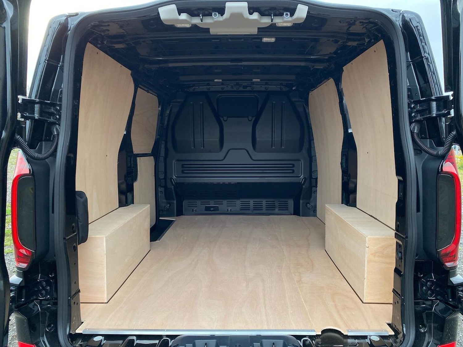 Used Volkswagen Transporter 2025 for sale - 76547720: Photo 9