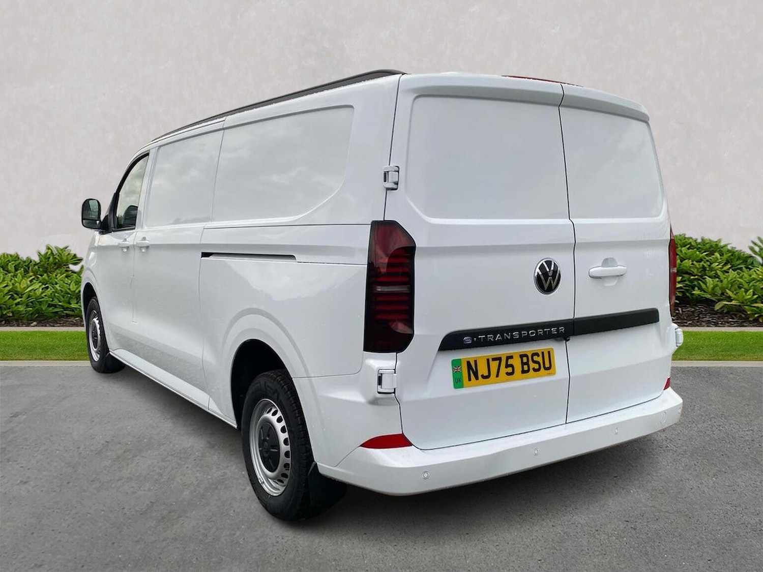 Used Volkswagen Transporter 2025 for sale - 76531390: Photo 2