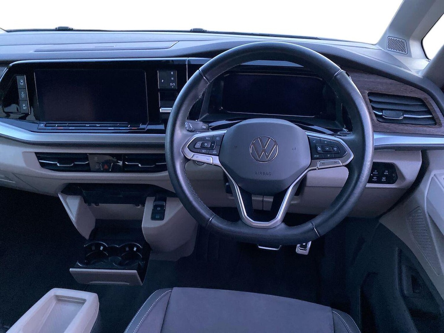 Used Volkswagen Multivan 2025 for sale - 76885049: Photo 12