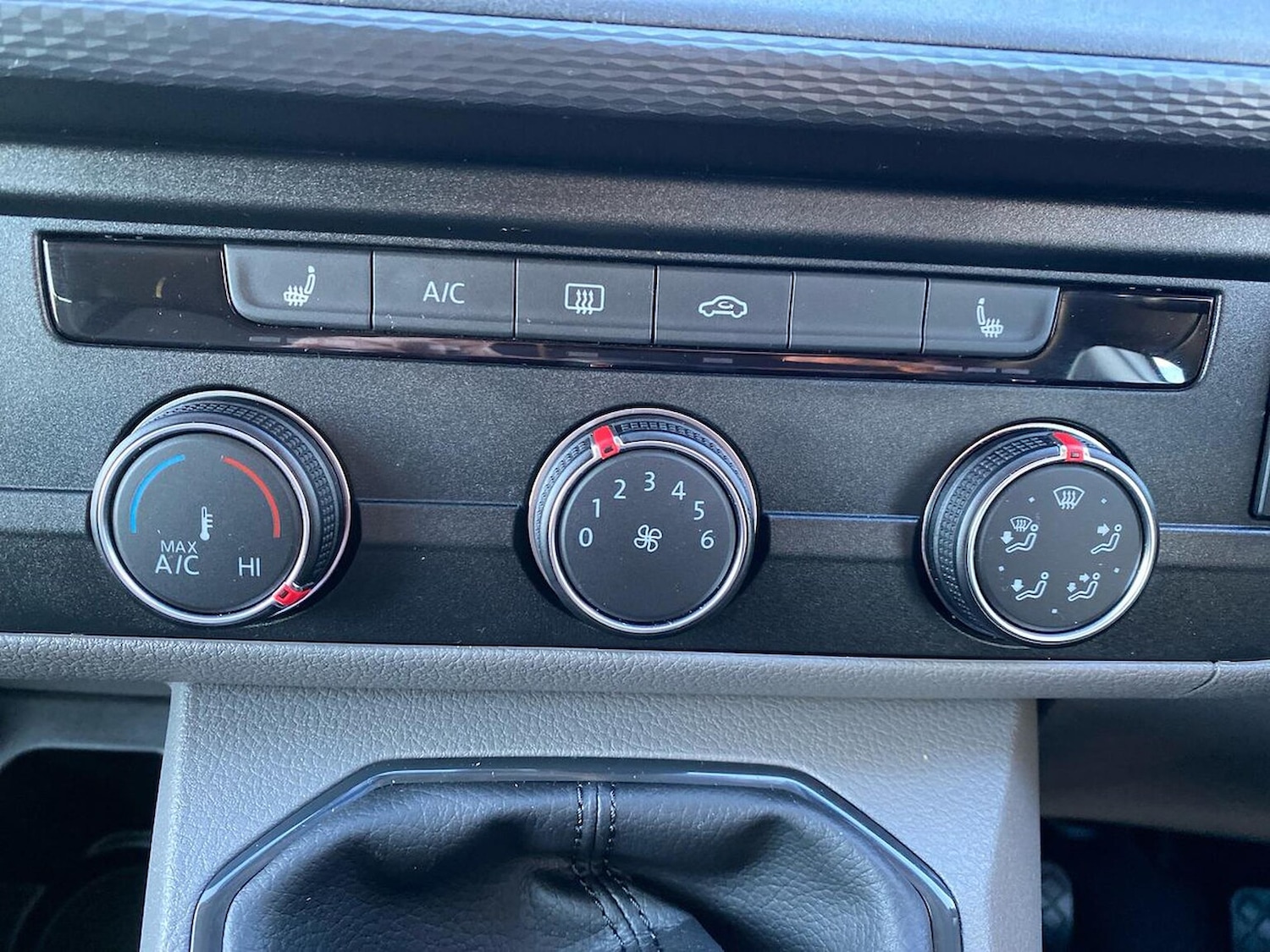 Used Volkswagen Transporter 2024 for sale - 76387241: Photo 16