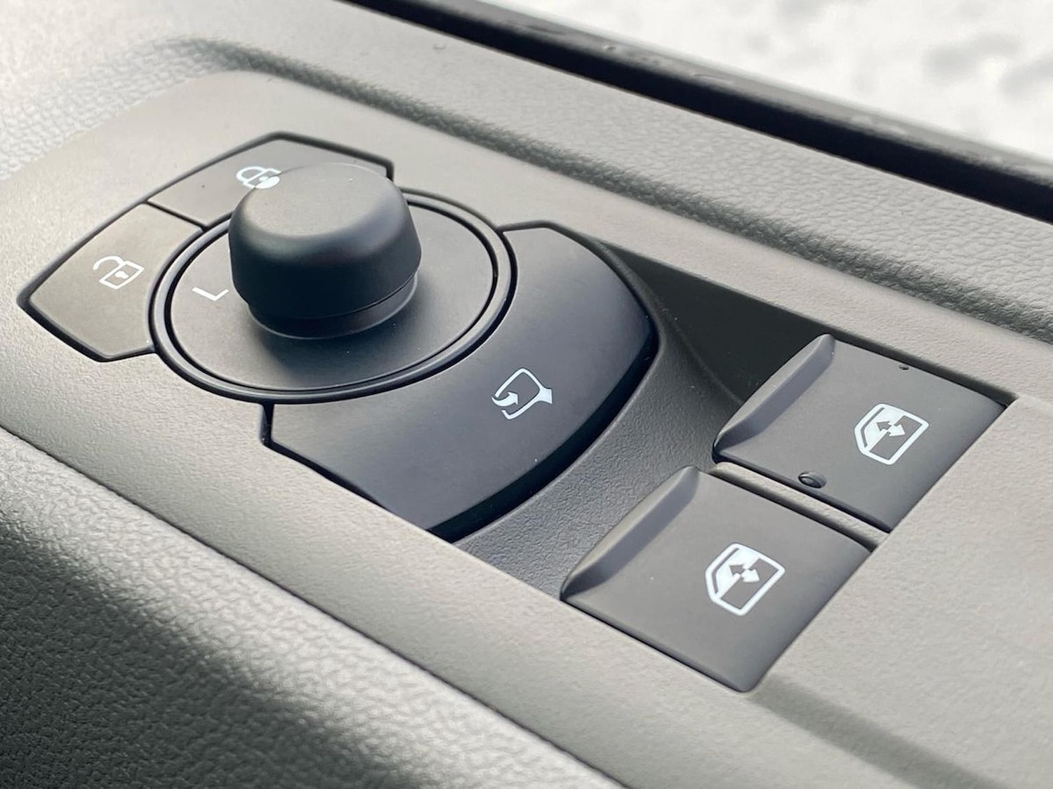 Used Volkswagen Transporter 2025 for sale - 78194718: Photo 39