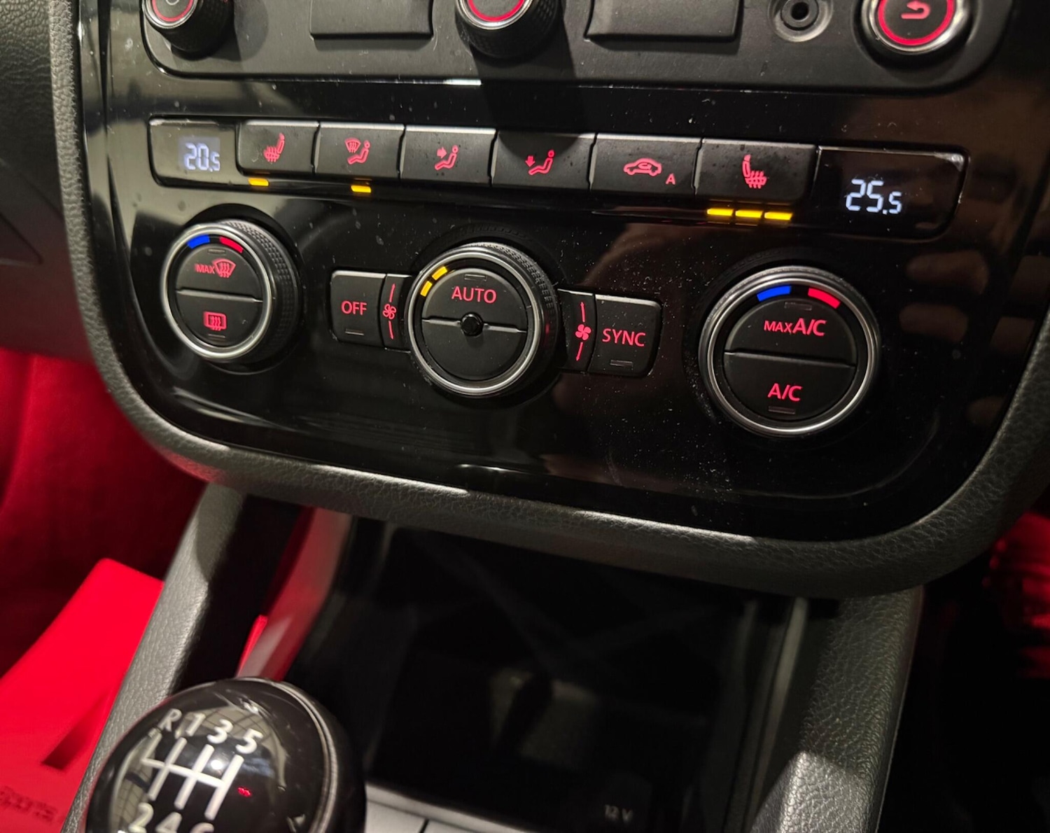 Used Volkswagen Scirocco 2015 for sale - 76377554: Photo 18