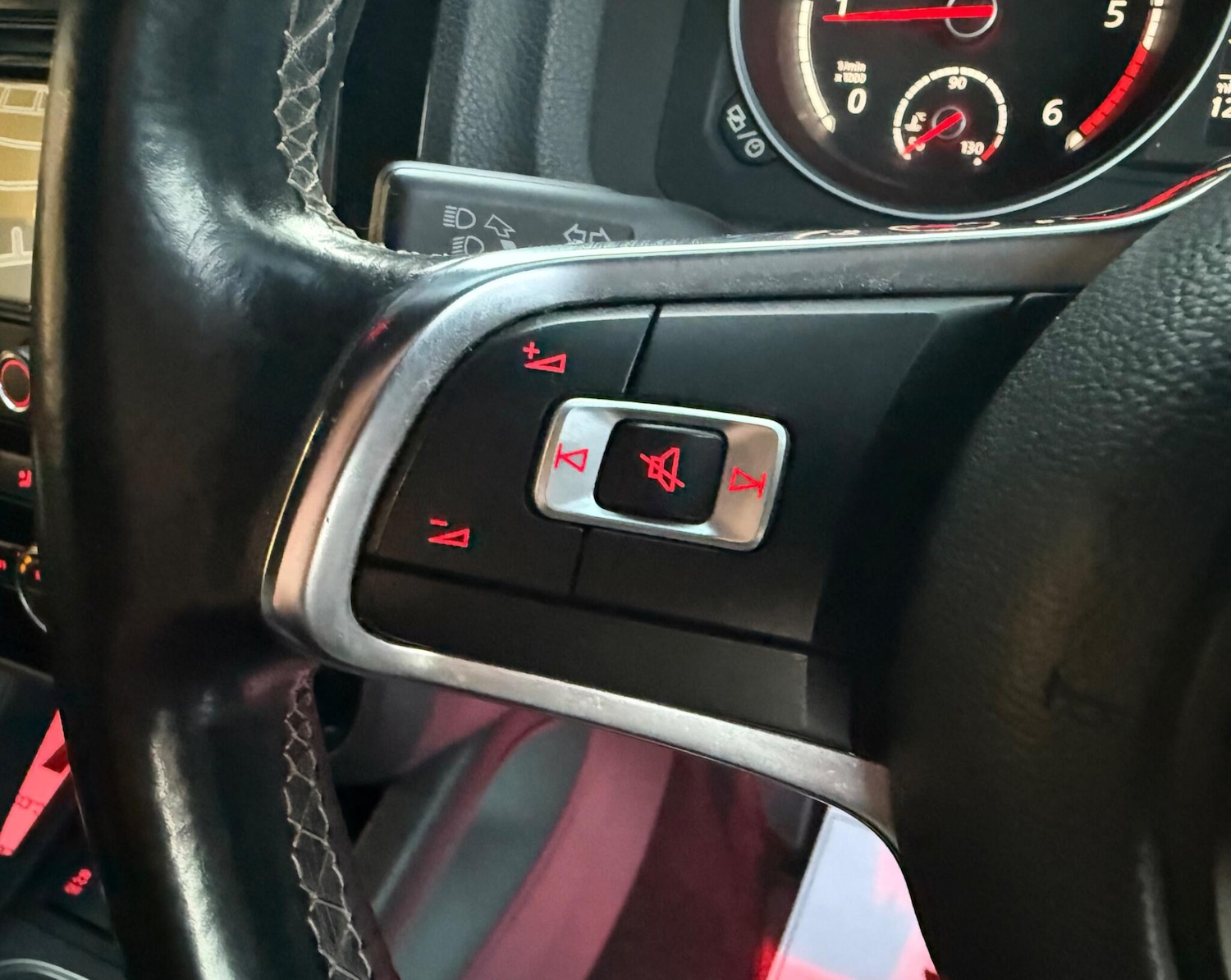 Used Volkswagen Scirocco 2015 for sale - 76377554: Photo 25