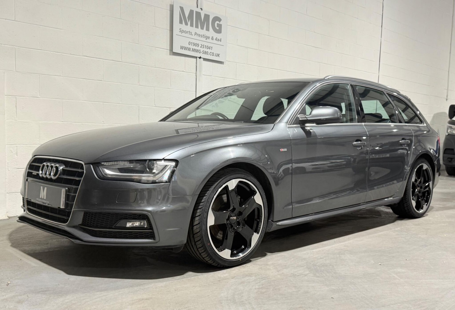 Used Audi A4 2014 for sale - 76927082: Photo 2