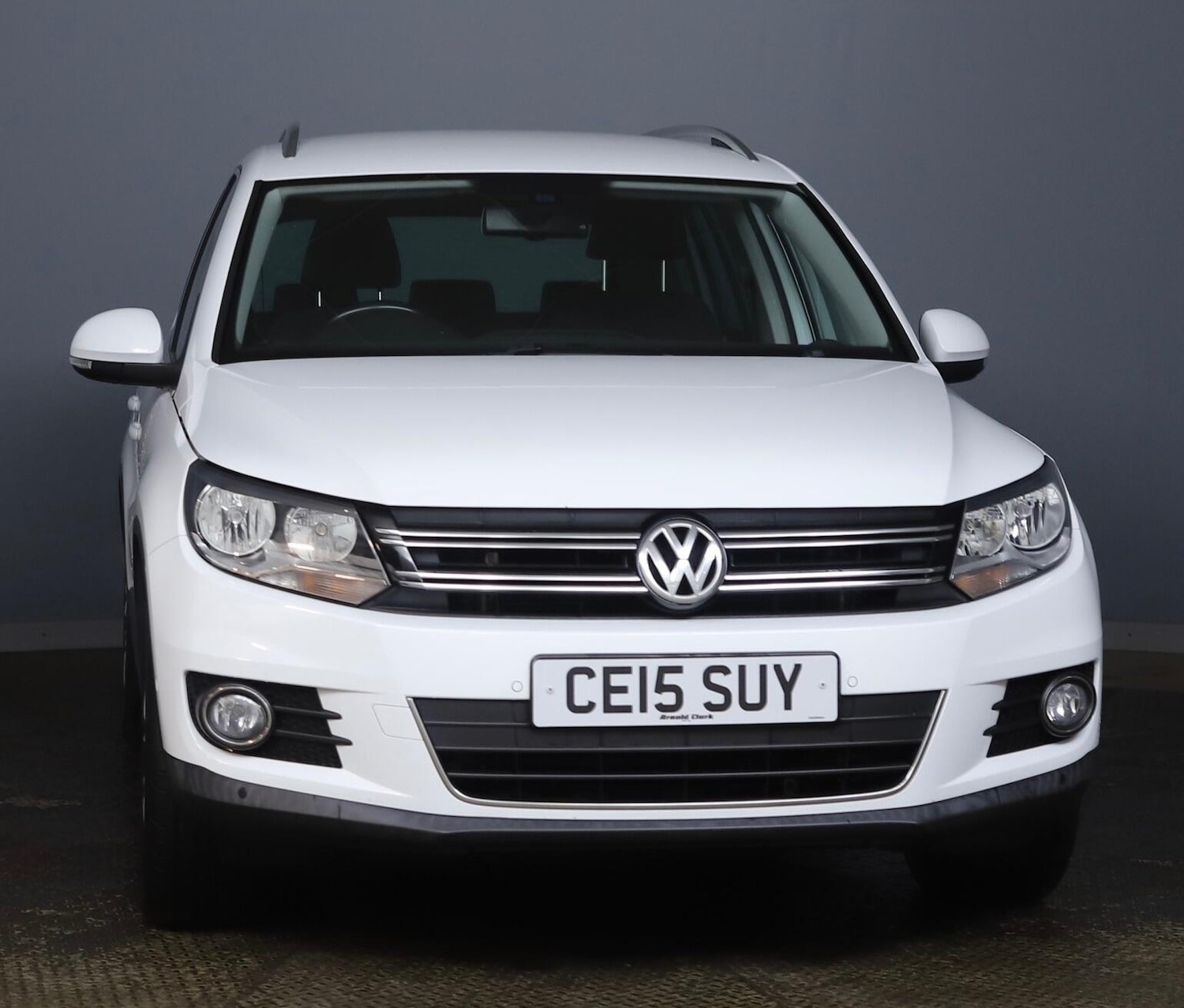 Used Volkswagen Tiguan 2015 for sale - 76866404: Photo 2