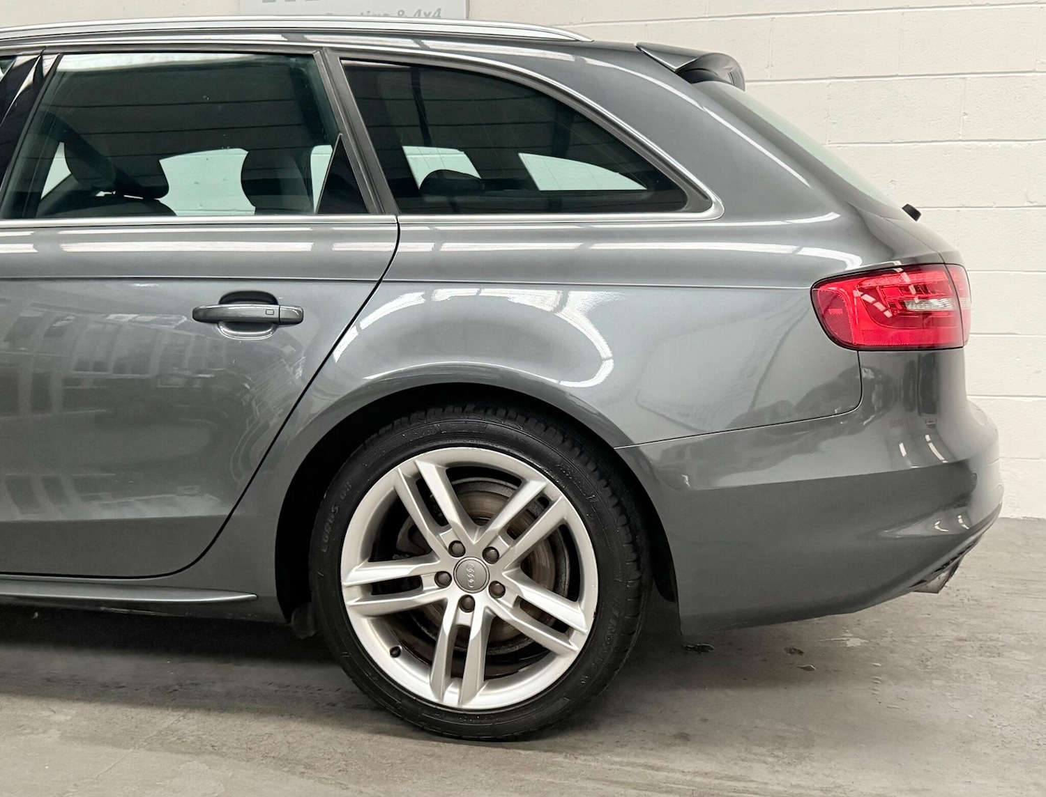 Used Audi A4 Avant 2014 for sale - 76284385: Photo 11