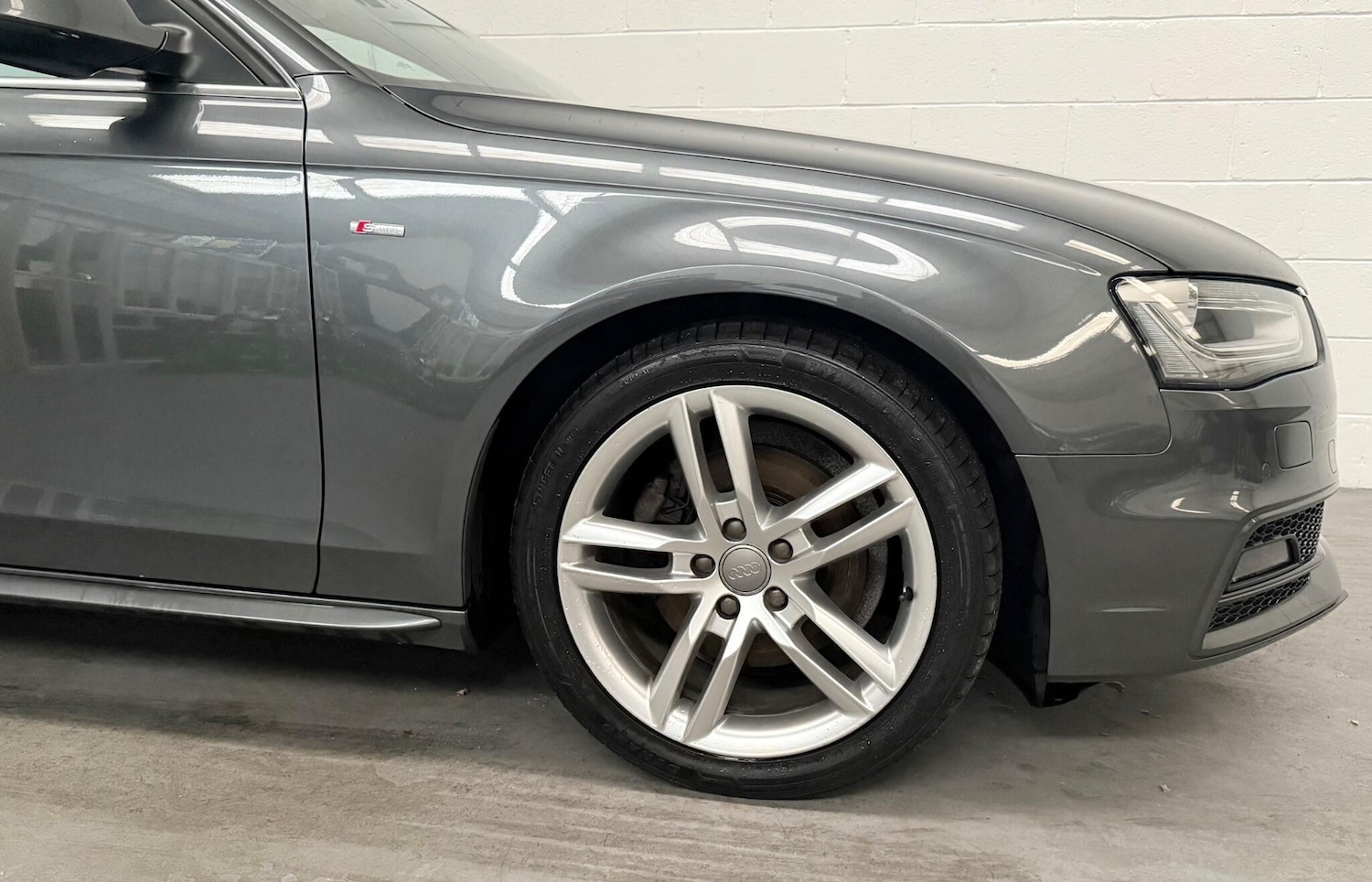 Used Audi A4 Avant 2014 for sale - 76284385: Photo 12