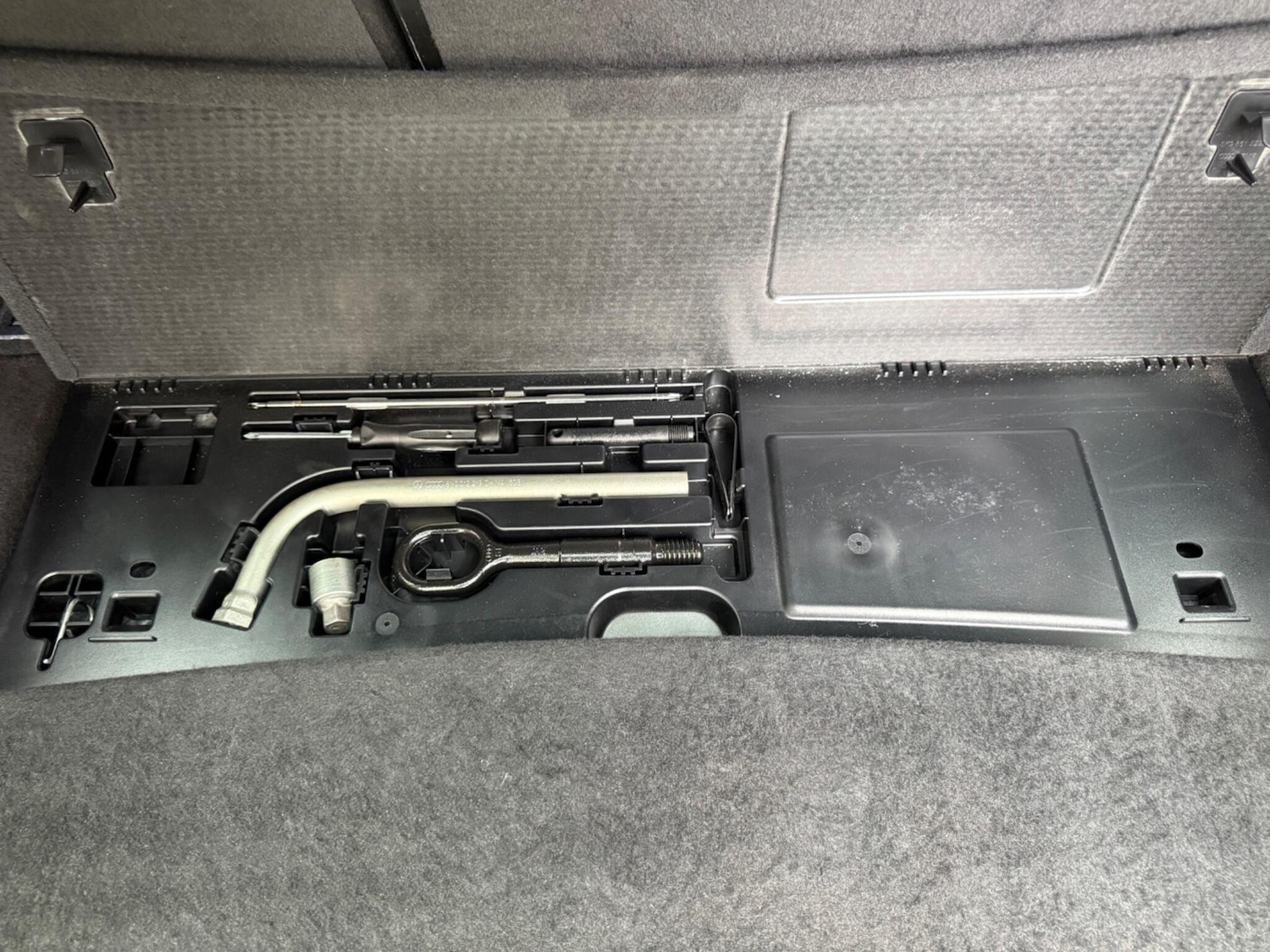 Used Audi A4 Avant 2014 for sale - 76284385: Photo 25