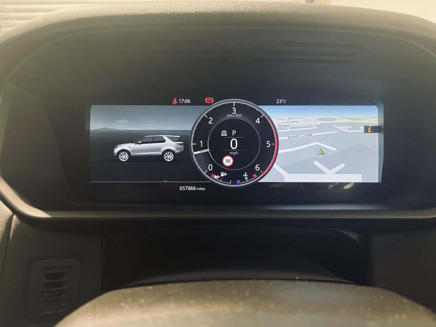 Used Land Rover Discovery 2018 for sale - 76457726: Photo 43