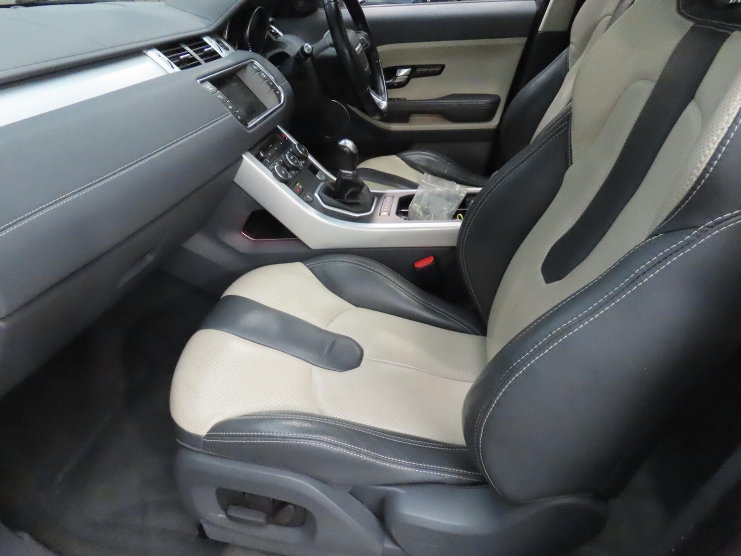 Used Land Rover Range Rover Evoque 2011 for sale - 77039881: Photo 6