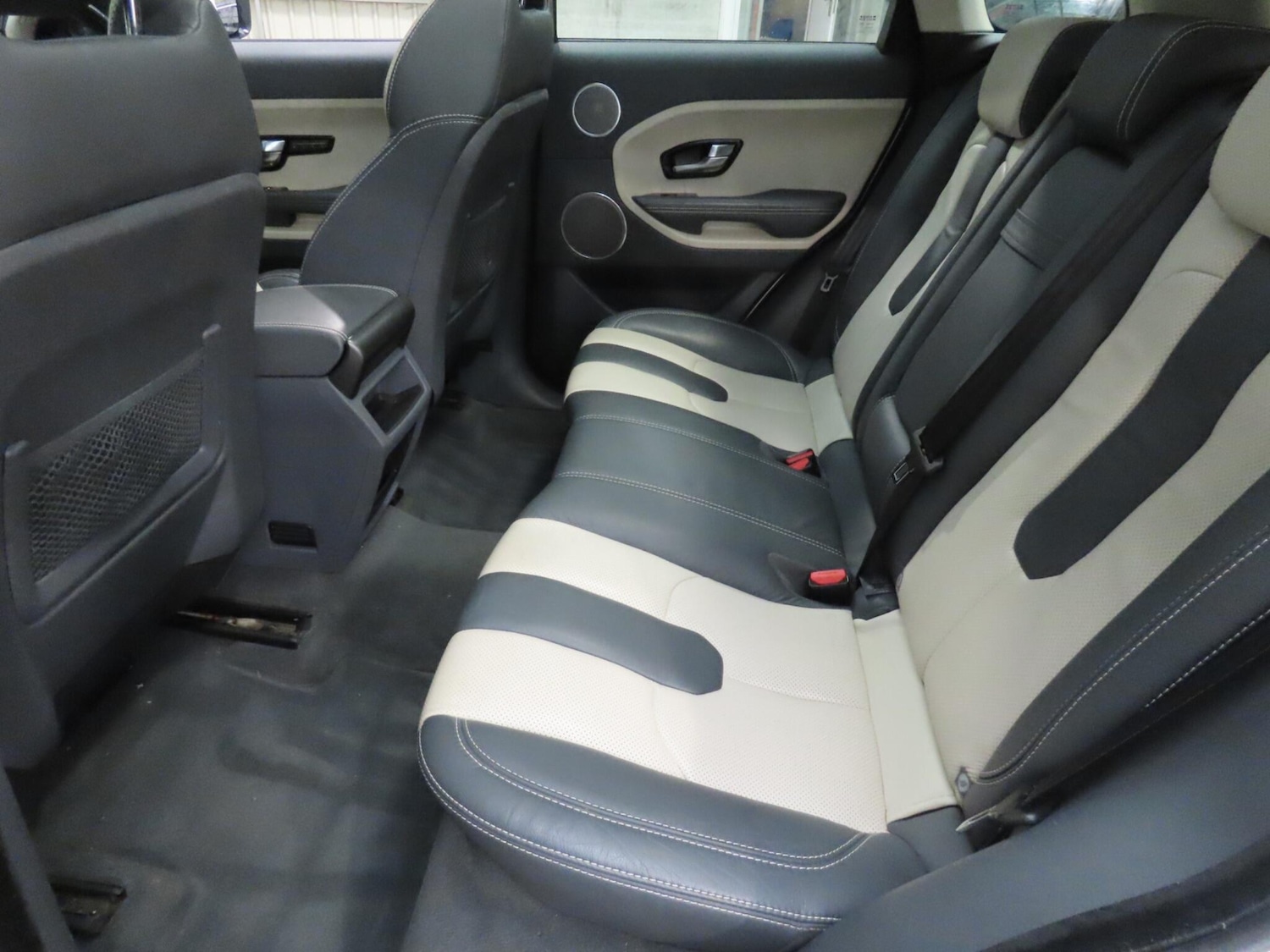 Used Land Rover Range Rover Evoque 2011 for sale - 77039881: Photo 8