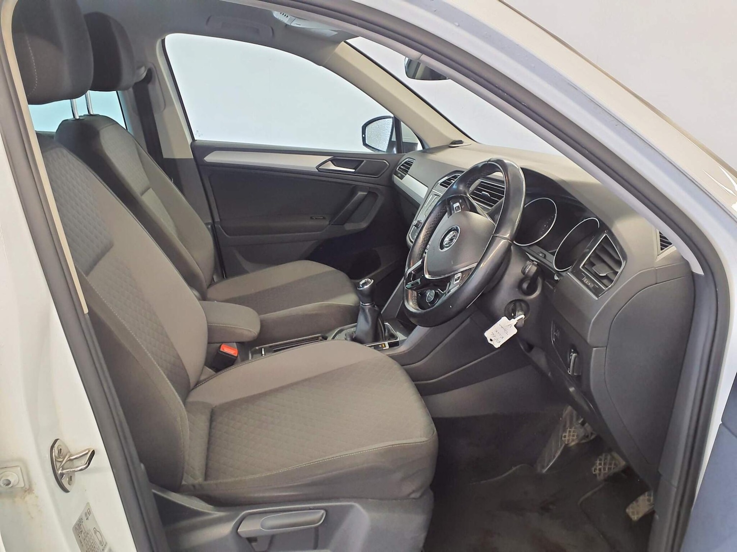 Used Volkswagen Tiguan 2016 for sale - 77646353: Photo 6