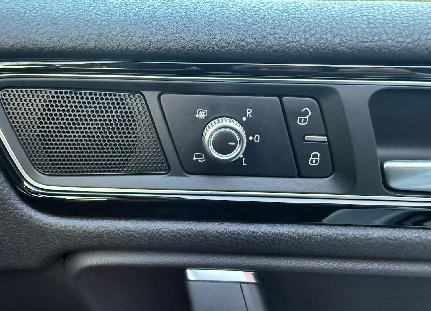 Used Volkswagen Touareg 2016 for sale - 76562268: Photo 36