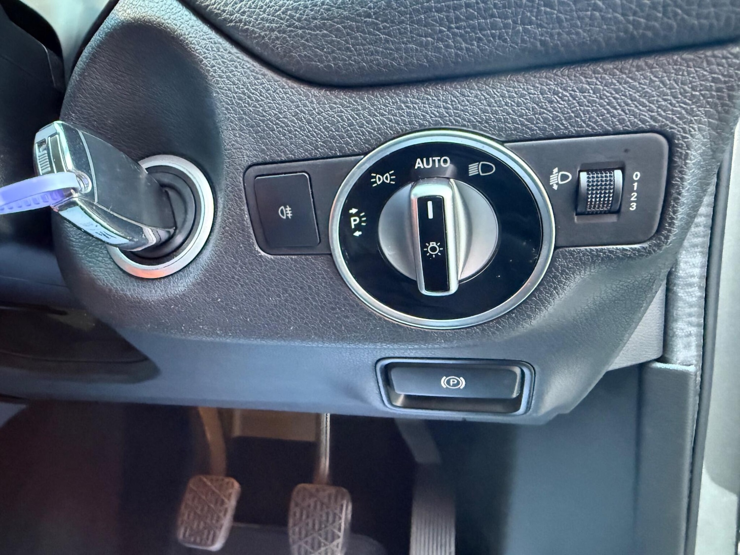 Used Mercedes-Benz GLA 2015 for sale - 76457406: Photo 30