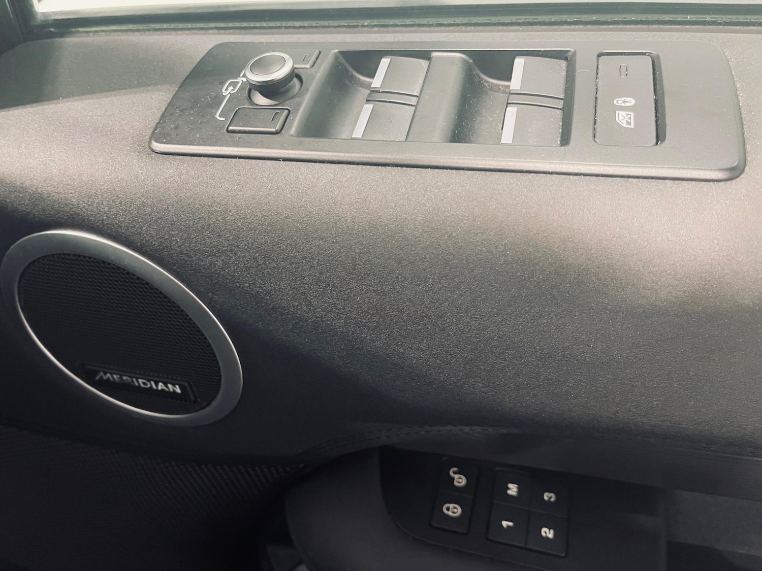 Used Land Rover Discovery 2018 for sale - 76584082: Photo 33