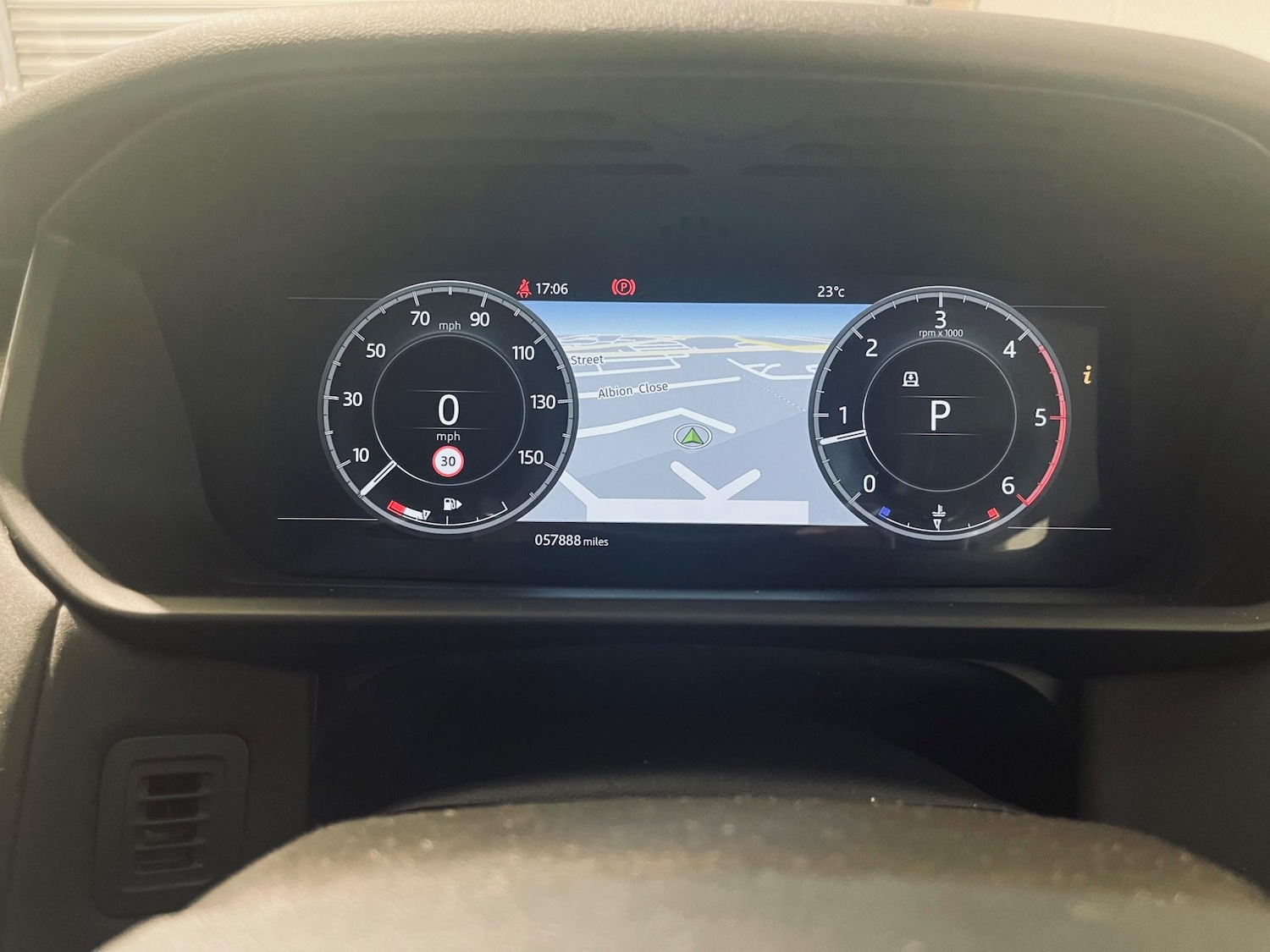 Used Land Rover Discovery 2018 for sale - 76584082: Photo 44