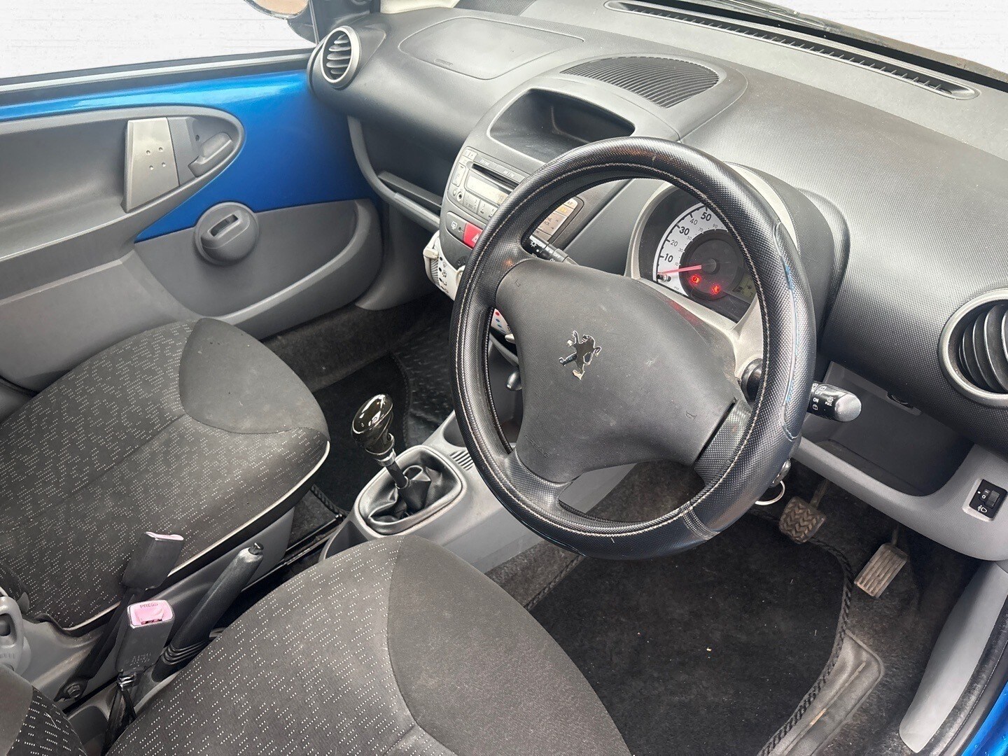 Peugeot 107 2010 - 1.0 12V Urban 5-Door - Image 9