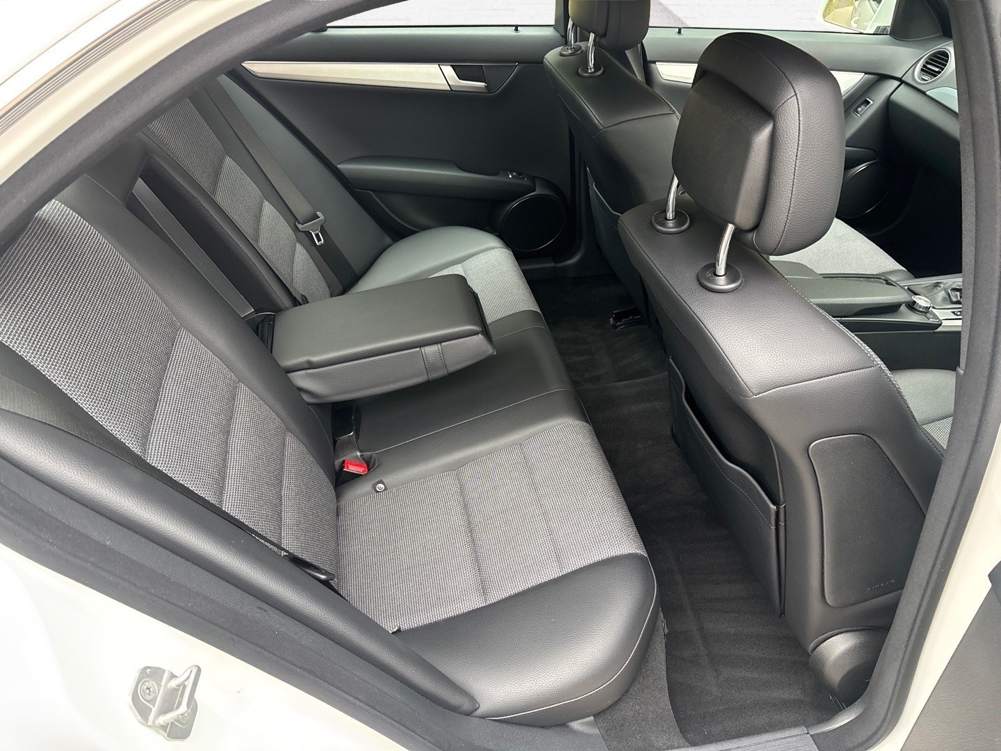 Used Mercedes-Benz C Class 2012 for sale - 76093773: Photo 17