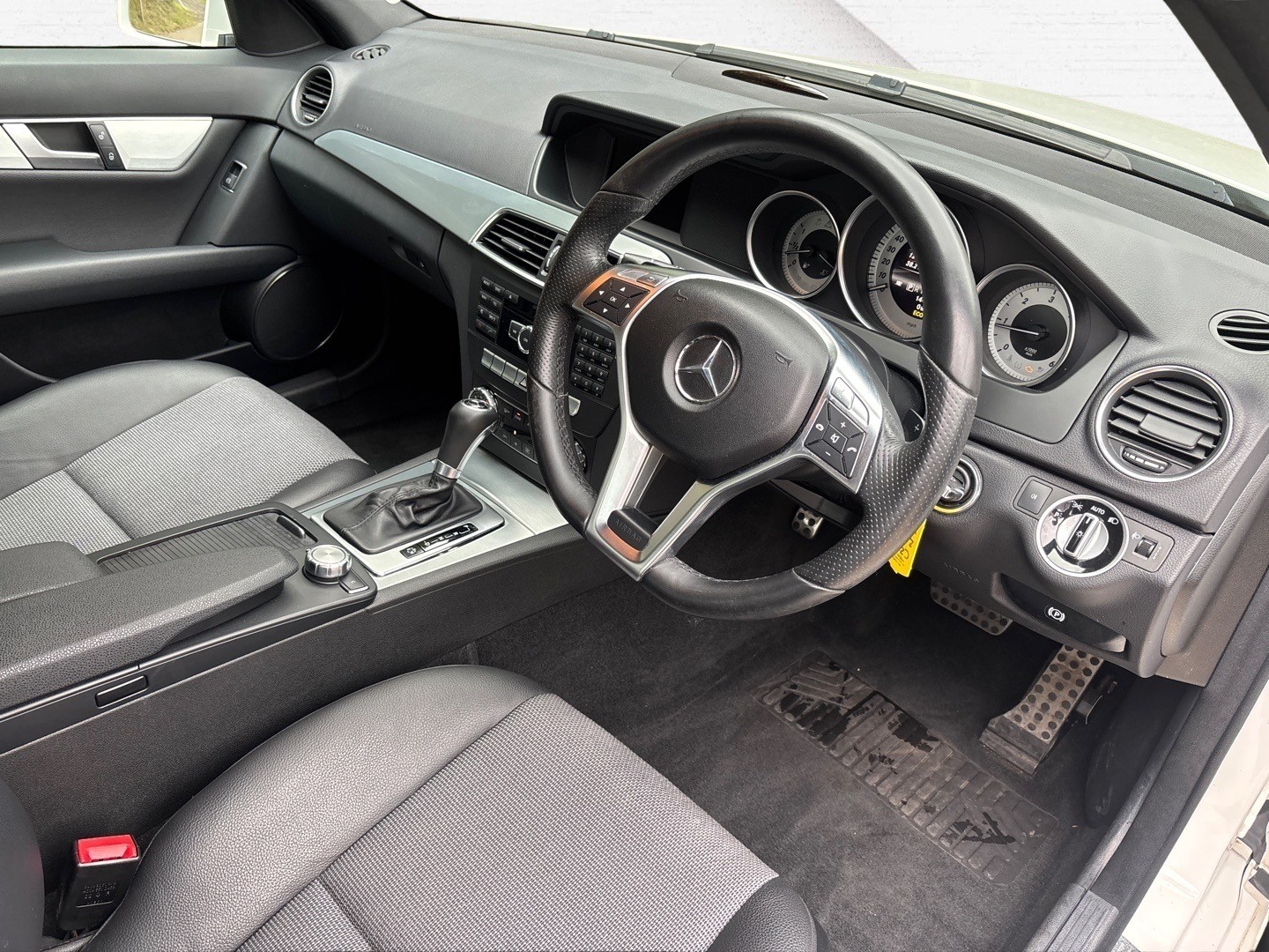 Used Mercedes-Benz C Class 2012 for sale - 76093773: Photo 19