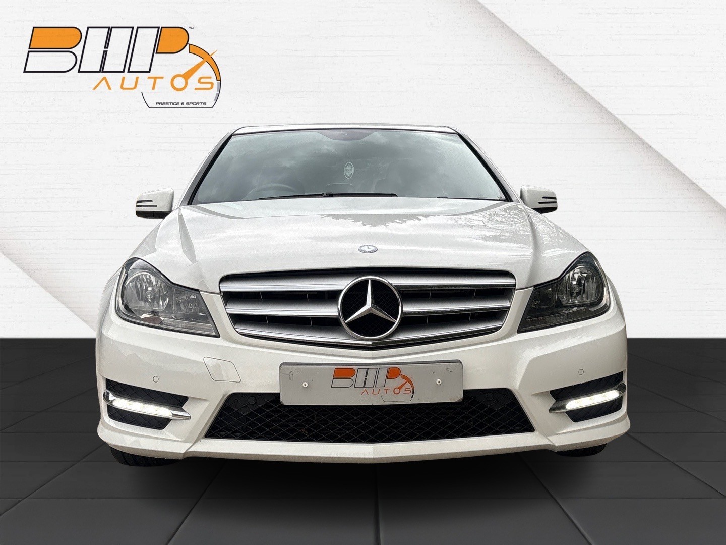Used Mercedes-Benz C Class 2012 for sale - 76093773: Photo 2