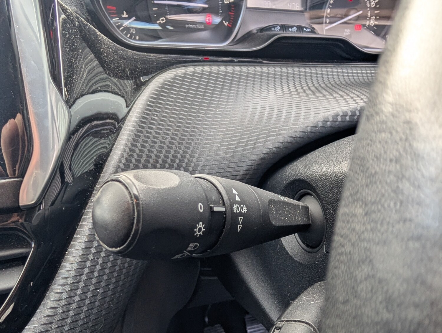 Used Peugeot 2008 2015 for sale - 78139944: Photo 32