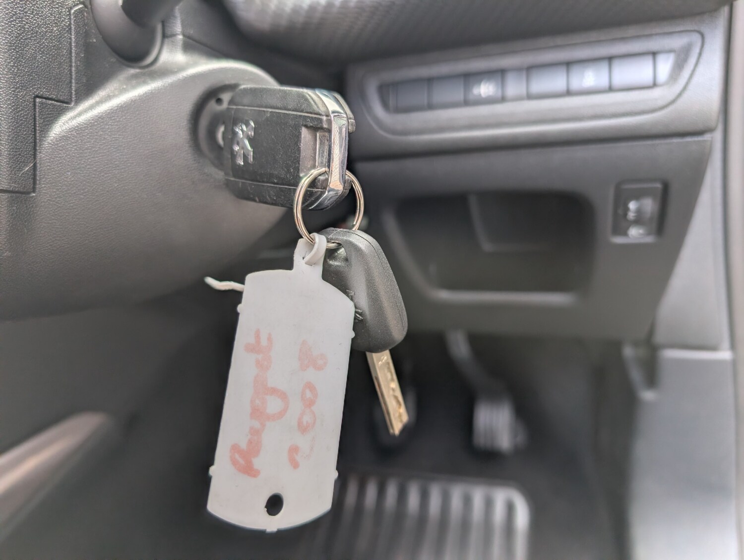 Used Peugeot 2008 2015 for sale - 78139944: Photo 35