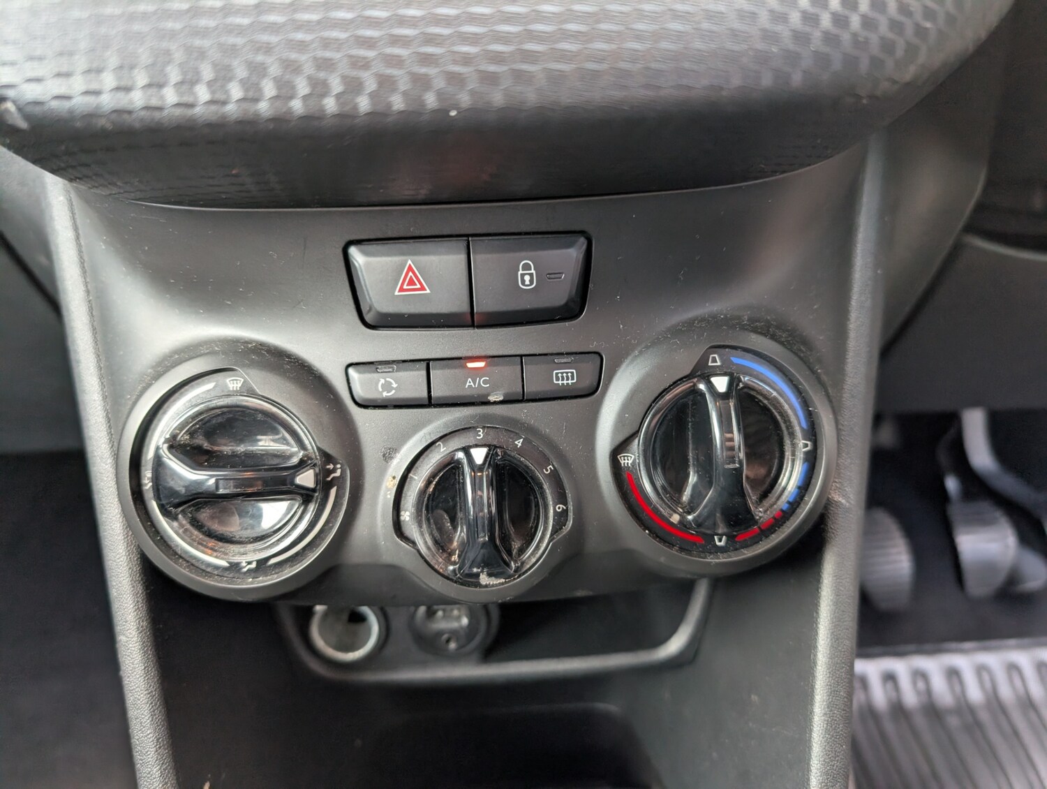 Used Peugeot 2008 2015 for sale - 78139944: Photo 38