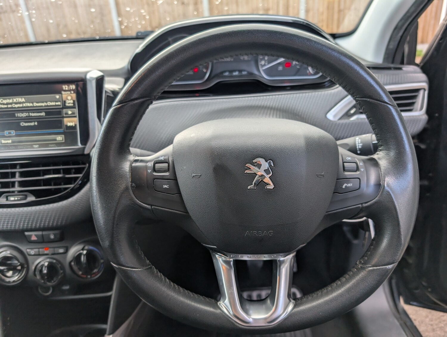 Used Peugeot 2008 2015 for sale - 78139944: Photo 41