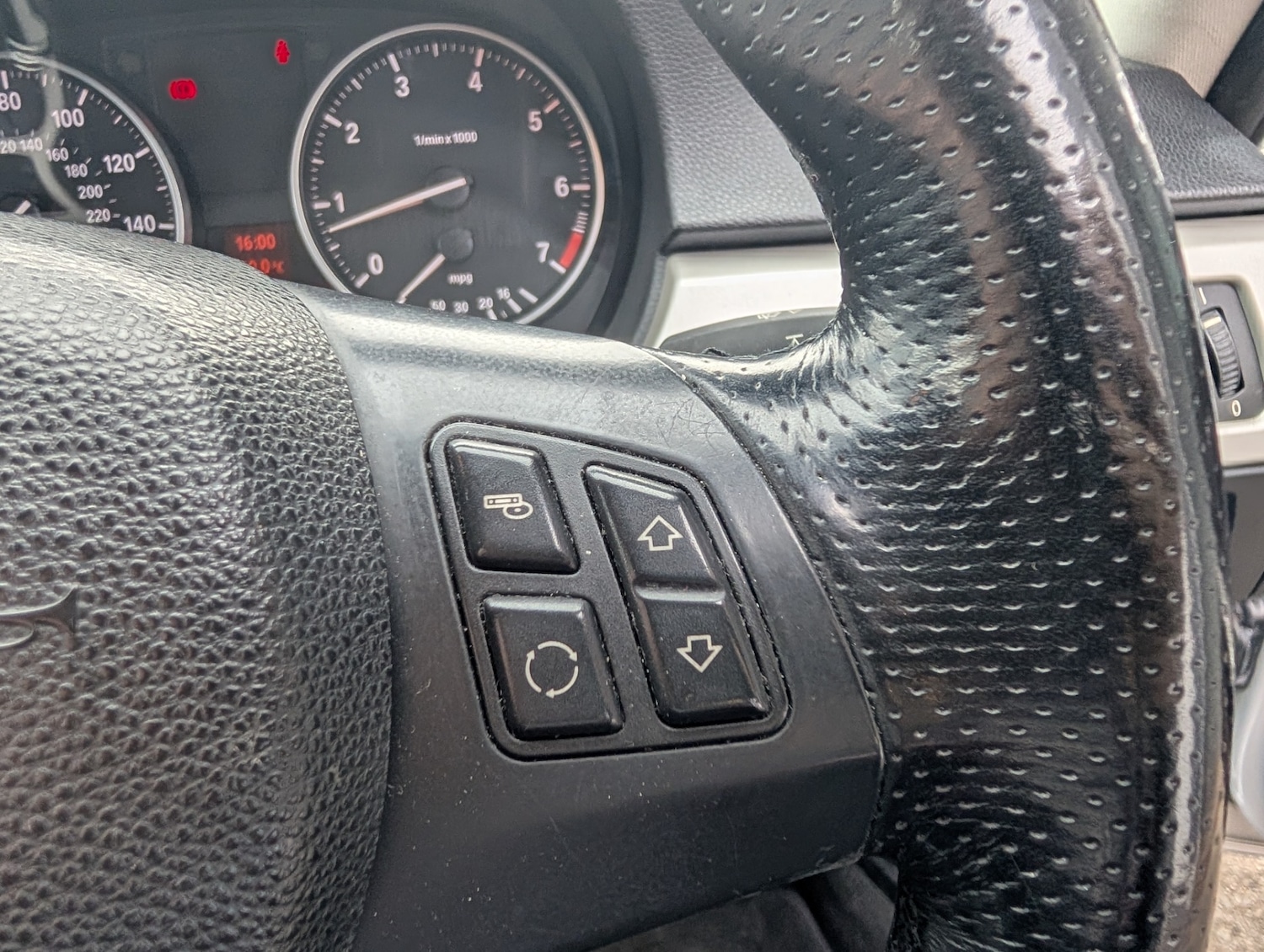 Used BMW 3 Series 2011 for sale - 78214078: Photo 29