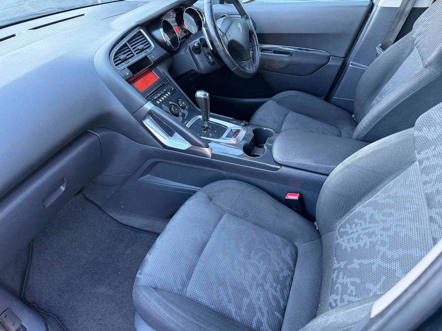 Used Peugeot 3008 2010 for sale - 77370741: Photo 27